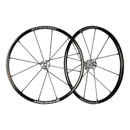 A pair of Spinergy XLX wheels