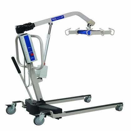 Invacare Reliant 600 heavy-duty patient lift with the standard low base, three-quarter view