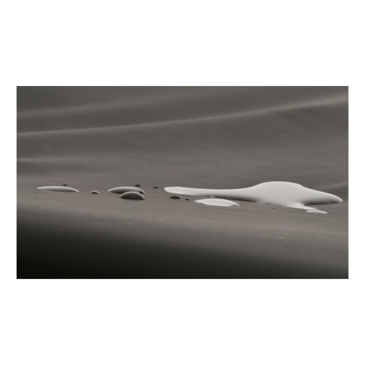 JAY GO Replacement Cover: Water beading on the JAY GO Dartex coated cover