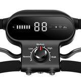Paiseec S3 dashboard, with the battery gauge, the speed display and the speed dial