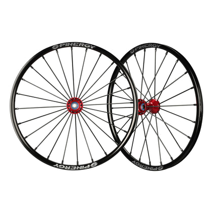 A pair of Spinergy SLX R10 wheels