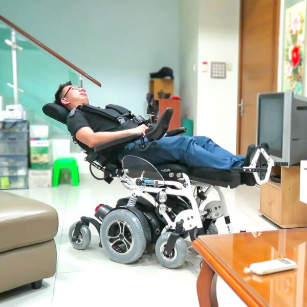 Draco Standing Wheelchair, electric standing wheelchair, reclining wheelchair, 18.5-mile range wheelchair, multi-function wheelchair