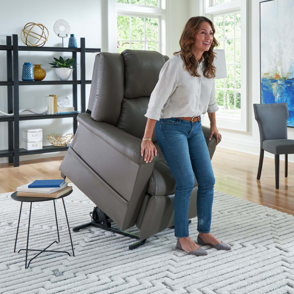 DayDreamer PR-632 lift chair with PowerPillow® head support and MaxiComfort® reclining, shown in a soft fabric upholstery with plush cushioning.