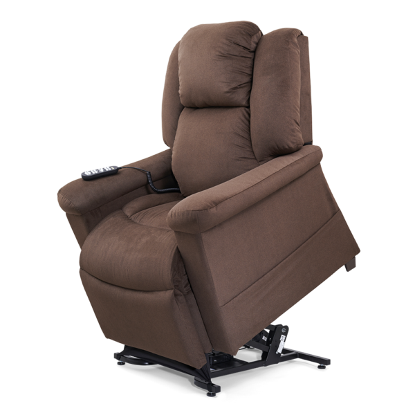 DayDreamer PR-632 lift chair with PowerPillow® head support and MaxiComfort® reclining, shown in a soft fabric upholstery with plush cushioning.