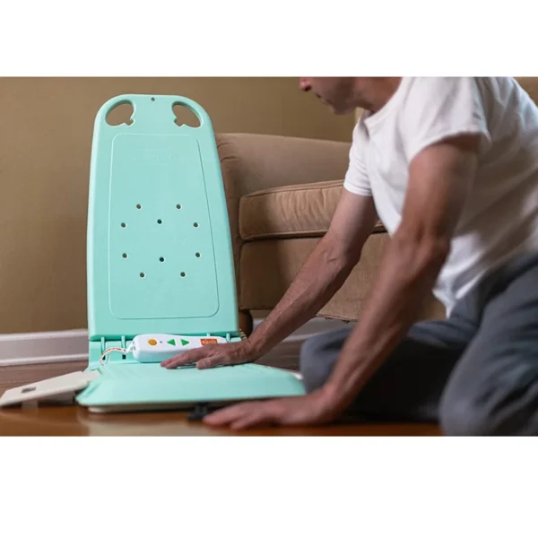 A compact and portable SuperHandy GoRise LT floor lift with a 330 lb capacity, lightweight 19 lb frame, and an IP68 waterproof rating for safe lifting in any environment.